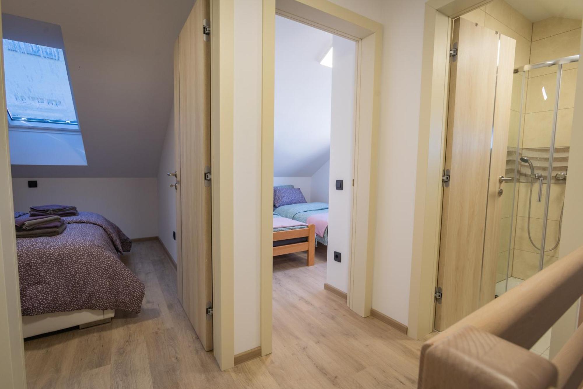 Cuckoo'S Alpine Nest Lesce (Upper Carniola) Quarto foto