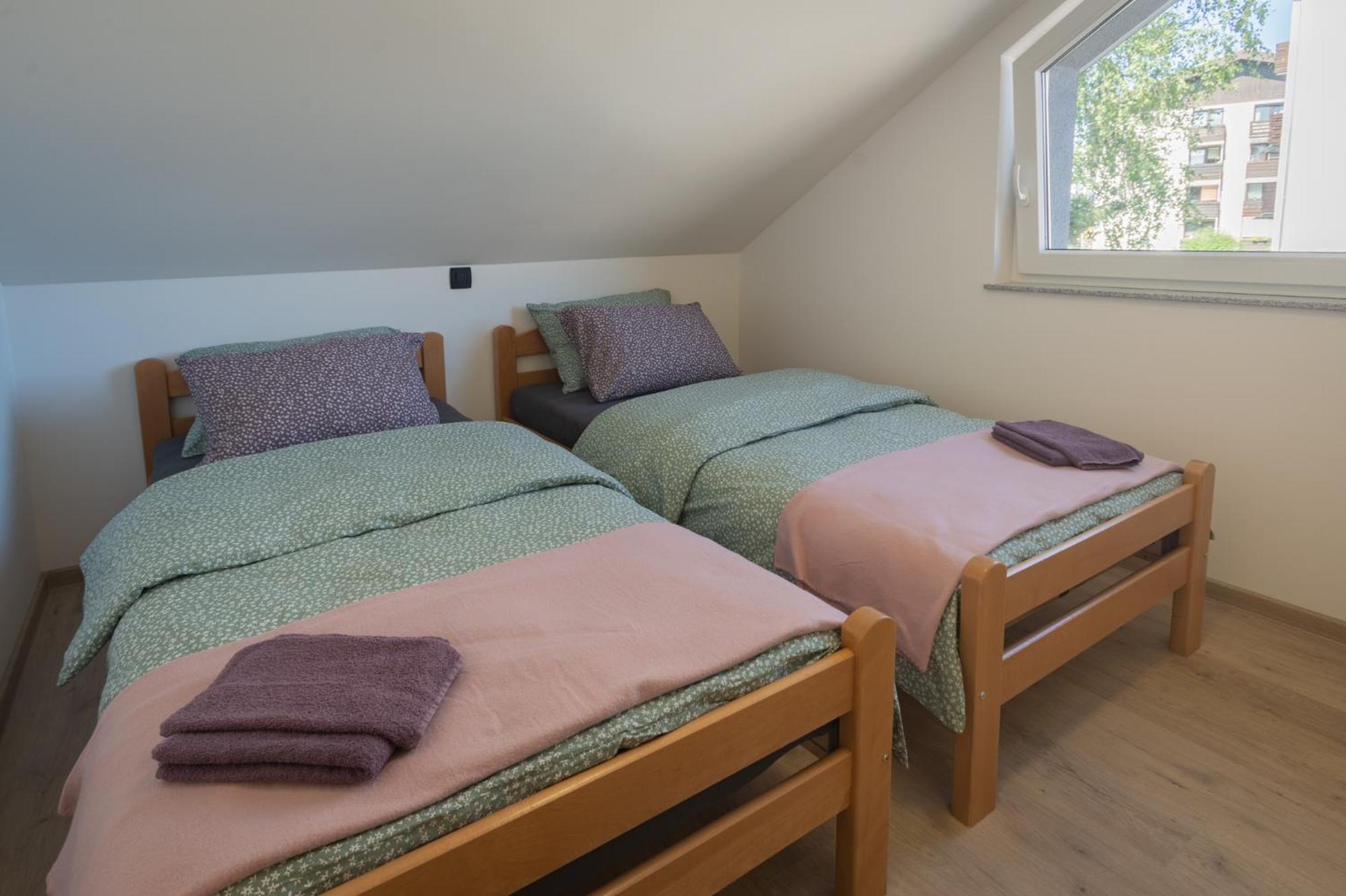 Cuckoo'S Alpine Nest Lesce (Upper Carniola) Quarto foto